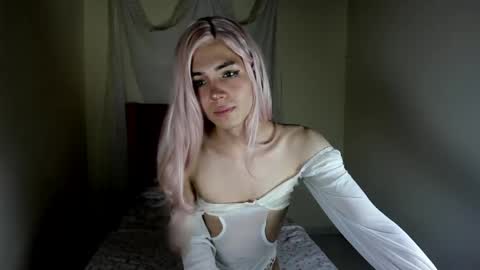 Snapshot of sue_krous chatting on 05-10-26, 03:23 sue online show from 05-10-26, 03:23