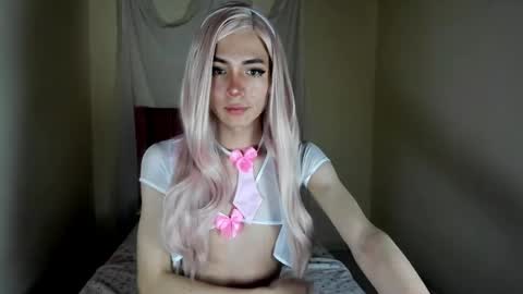 Snapshot of sue_krous chatting on 05-13-26, 11:29 sue online show from 05-13-26, 11:29