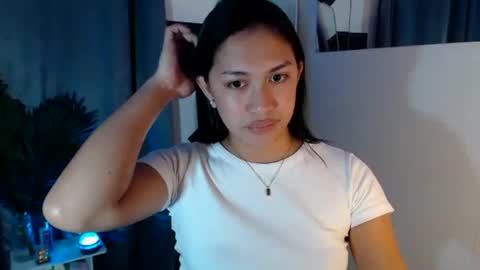 sugar_chloe17 online show from 03-06-25, 09:53