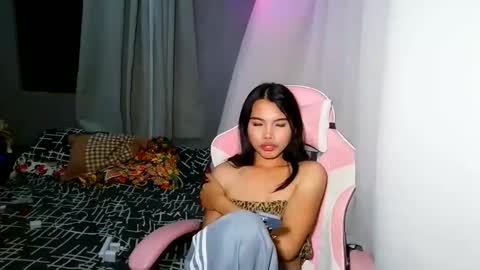 Snapshot of sugar_holly96 chatting on 05-27-26, 12:13 sugar_holly96 online show from 05-27-26, 12:13