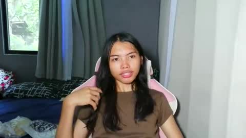 Snapshot of sugar_holly96 chatting on 06-03-26, 06:05 sugar_holly96 online show from 06-03-26, 06:05