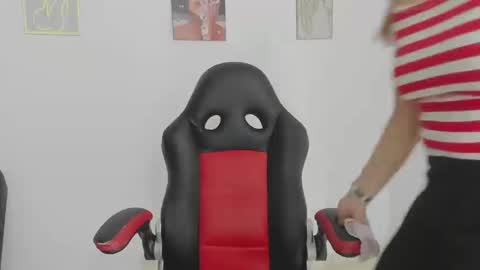 sugar_milff online show from 09-19-25, 03:02