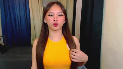Snapshot of sugar_munch chatting on 02-14-25, 01:02 Cheska online show from 02-14-25, 01:02