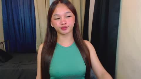 Snapshot of sugar_munch chatting on 02-15-25, 06:44 Cheska online show from 02-15-25, 06:44