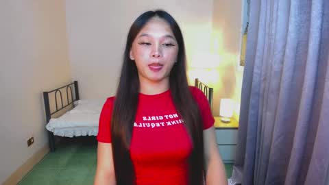 Snapshot of sugar_munch chatting on 03-04-25, 07:01 Cheska online show from 03-04-25, 07:01