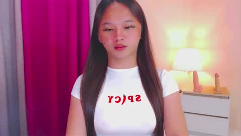 Snapshot of sugar_munch chatting on 03-12-25, 06:00 Cheska online show from 03-12-25, 06:00