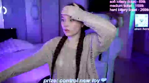 Snapshot of sugar_peasy chatting on 10-18-25, 05:57 Rikki online show from 10-18-25, 05:57