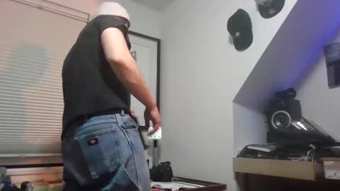 Sugar online show from 04-14-26, 01:55