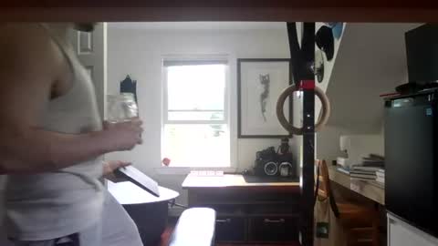 Snapshot of sugargay222 chatting on 06-25-26, 10:47 Sugar online show from 06-25-26, 10:47