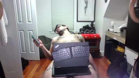 Snapshot of sugargay222 chatting on 06-30-26, 02:12 Sugar online show from 06-30-26, 02:12