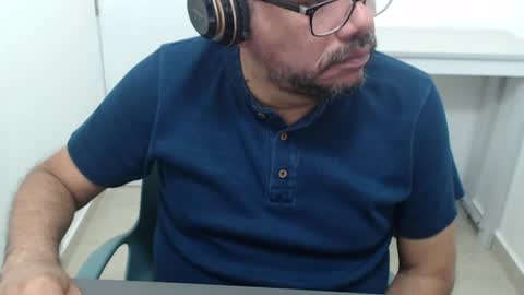 Snapshot of sugarhairybear chatting on 07-08-26, 12:04 Johnny online show from 07-08-26, 12:04