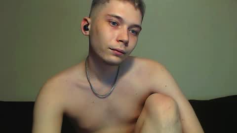 Snapshot of sugarrebit chatting on 02-03-25, 03:42 Sugarbutter online show from 02-03-25, 03:42