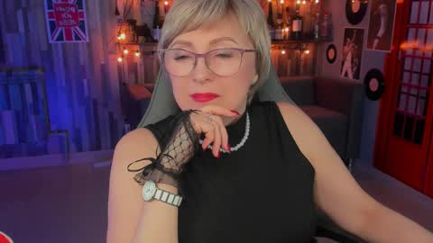 Vivien online show from 02-13-25, 04:17