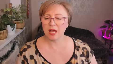 Vivien online show from 01-07-26, 09:12