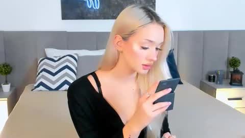 sugarwhisper online show from 11-03-25, 04:30