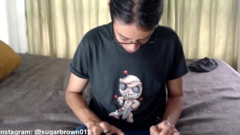 suggabrown_ online show from 11-09-25, 08:40