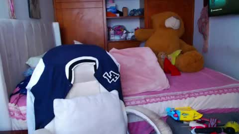 Snapshot of suggarbaby1 chatting on 02-09-25, 10:11 Cami Back in 2 hours online show from 02-09-25, 10:11