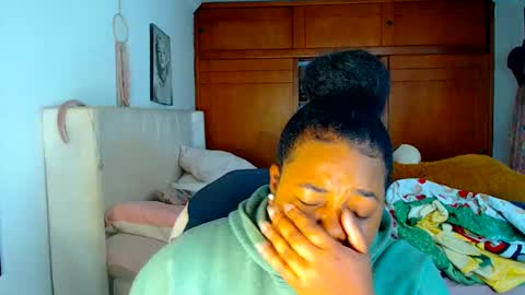 Snapshot of suggarbaby1 chatting on 10-09-25, 03:48 Cami Back in 2 hours online show from 10-09-25, 03:48