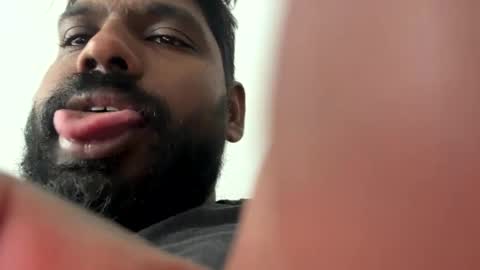 Let me be your knight that saves you online show from 09-24-25, 01:03