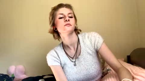 Ophelia online show from 12-22-24, 08:14