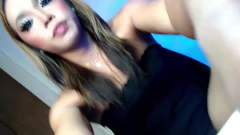 Snapshot of sultry_sirenxx chatting on 05-31-26, 04:25 sultry_sirenxx online show from 05-31-26, 04:25