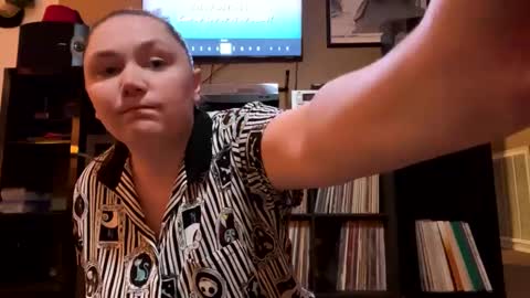 Snapshot of sum645700 chatting on 09-09-25, 01:38 sum - maybe online show from 09-09-25, 01:38