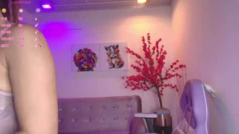 Snapshot of summer_miller chatting on 04-21-26, 11:16 summer_miller online show from 04-21-26, 11:16
