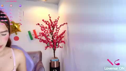 Snapshot of summer_miller chatting on 06-18-26, 11:36 summer_miller online show from 06-18-26, 11:36