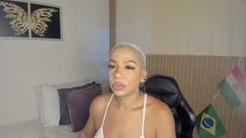 Snapshot of summer_night_ chatting on 06-18-26, 11:03 Summer online show from 06-18-26, 11:03