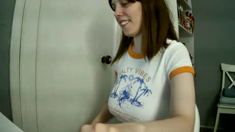 Snapshot of summerbluesky chatting on 06-25-26, 04:00 summerbluesky online show from 06-25-26, 04:00