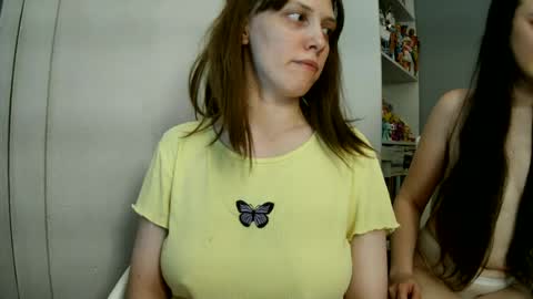 Snapshot of summerbluesky chatting on 06-29-26, 04:29 summerbluesky online show from 06-29-26, 04:29