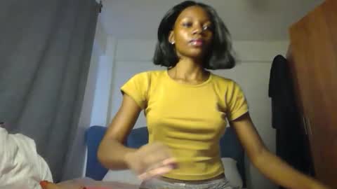 Snapshot of summerbuddy chatting on 04-20-26, 05:21 summerbuddy online show from 04-20-26, 05:21