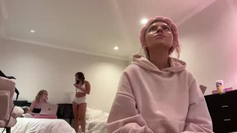 summerclarke2 online show from 10-09-25, 06:06