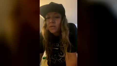 Snapshot of summerv91 chatting on 07-16-26, 03:45 summerv91 online show from 07-16-26, 03:45