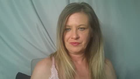 Snapshot of summerxoxo69 chatting on 06-08-26, 05:13 Summerxoxo69 online show from 06-08-26, 05:13