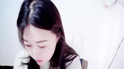 Snapshot of sun_yummy chatting on 12-14-24, 04:45 Lucis online show from 12-14-24, 04:45