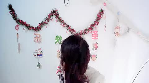 Snapshot of sun_yummy chatting on 12-19-24, 04:13 Lucis online show from 12-19-24, 04:13