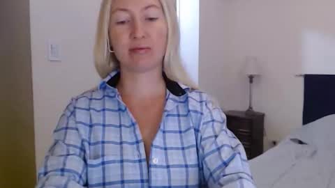 Snapshot of sunbrilliant chatting on 04-30-26, 11:27 sunbrilliant online show from 04-30-26, 11:27