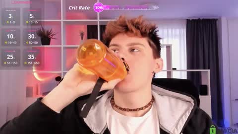 Snapshot of sunburn_boy chatting on 01-07-26, 08:17 Emilio online show from 01-07-26, 08:17