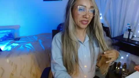 Snapshot of suncrystal chatting on 07-11-26, 11:06 sun crystal online show from 07-11-26, 11:06