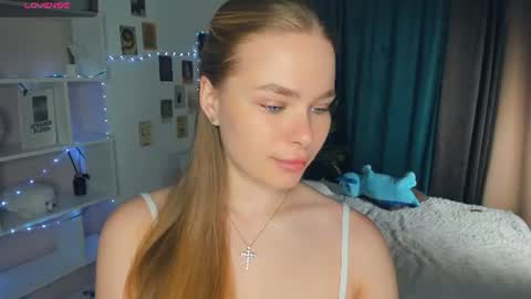Snapshot of sunday_morn1ng chatting on 06-26-26, 07:13 Jenny online show from 06-26-26, 07:13