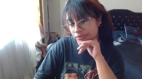 Emma online show from 03-11-25, 04:18