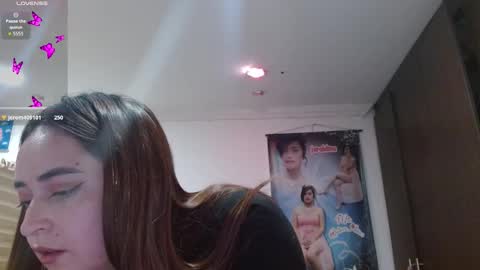 Jeraldine online show from 11-21-25, 08:18