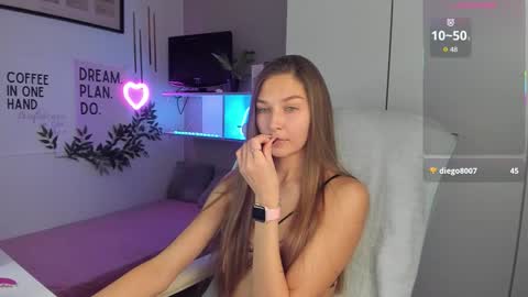 Sofia online show from 12-18-25, 03:29