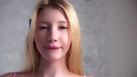 Lily online show from 04-15-26, 07:58