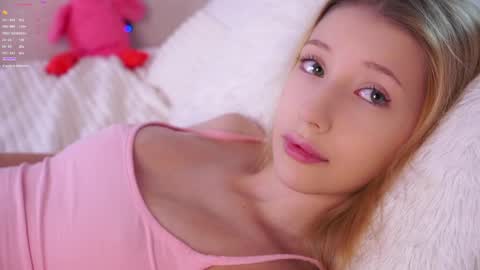 Snapshot of sunnmoonn chatting on 05-13-26, 02:47 Lily online show from 05-13-26, 02:47
