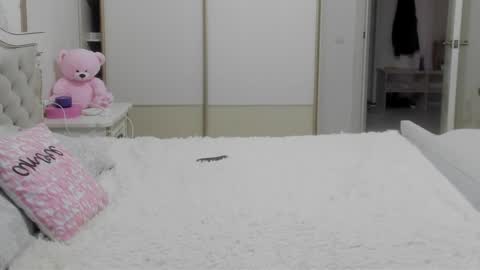 Vanessa online show from 04-17-26, 05:10