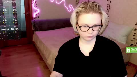 Snapshot of sunny_mood chatting on 01-19-25, 09:44 sunny mood online show from 01-19-25, 09:44