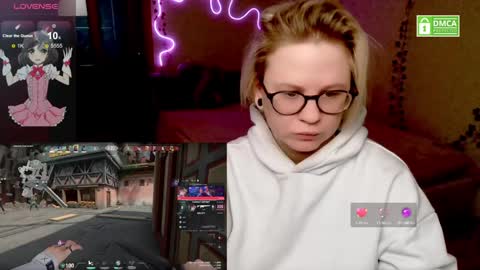 Snapshot of sunny_mood chatting on 02-06-25, 02:33 sunny mood online show from 02-06-25, 02:33