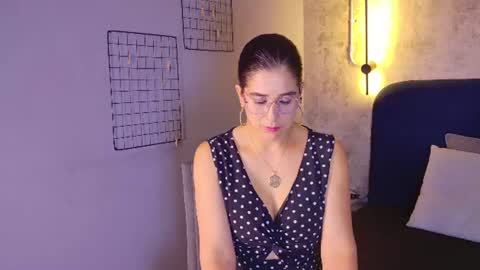 Snapshot of sunny_river chatting on 06-17-26, 01:23 Sunny River online show from 06-17-26, 01:23